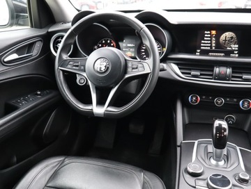 Alfa Romeo Stelvio SUV 2.0 Turbo 200KM 2017 Alfa Romeo Stelvio 2.0 Turbo Q4, Salon Polska, zdjęcie 6