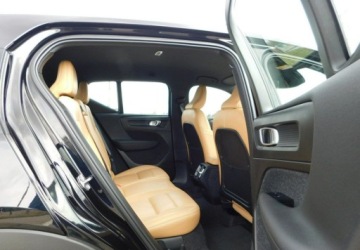 Volvo XC40 2021 Volvo XC 40 2.0T INSCRIPTION Bezowa Skora BLiS 2.0 Benzyna 197KM, zdjęcie 10