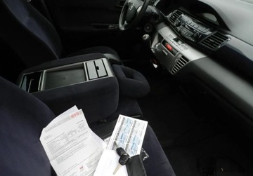 Honda FR-V 1.8i-VTEC 140KM 2008 Honda FR-V benzyna 1,8 BEZ RDZY Serwis Pewny przebieg 6osob 1.8 Benzyna, zdjęcie 7
