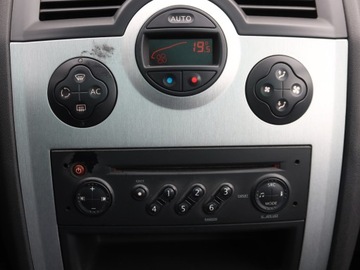 Renault Megane II Cabrio 2.0 i 16V 135KM 2006 Renault Megane 2.0 16V , Klima, Klimatronic,ALU, zdjęcie 12