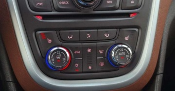 Opel Mokka I SUV 1.7 CDTI ECOTEC 130KM 2014 Opel Mokka 1.7 CDTI 130 kM 4x4 COSMO GrzanaKierownica+Skóry/Kamera, zdjęcie 28