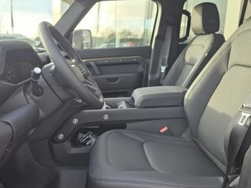Land Rover Defender IV (L663) Hard Top 90 3.0D R6 250KM 2025 Defender 110 D250 X-Dynamic SE 3.0 (250KM) 2025, zdjęcie 3