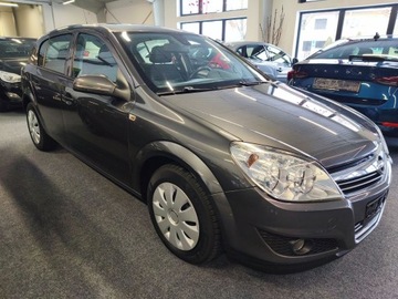Opel Astra J Hatchback 5d 1.6 Twinport ECOTEC 115KM 2009 Opel Astra H 1.6 H, benzyna 116 KM, Panorama, Klima, zdjęcie 1