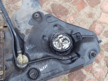 E TŘÍDA W211 NÁDRŽ PALIVA PUMPIČKY 2.2 CDI