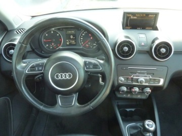 Audi A1 I Hatchback 3d 1.6 TDI 105KM 2011 Audi A1 3-drzwiowe 1.6 TDI, zdjęcie 18