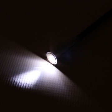 CHWYTAK MAGNETYCZNY ELASTYCZNY z LATARKĄ LED 57cm