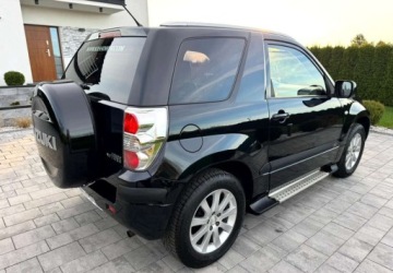 Suzuki Grand Vitara II SUV 1.6 i 16V 106KM 2008 Suzuki Grand Vitara Suzuki Grand Vitara 1.6 BlackampWhite 1.6 Benzyna, zdjęcie 3