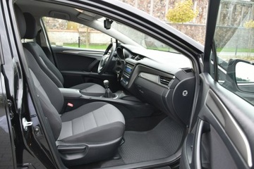 Toyota Avensis III Sedan Facelifting 2015 1.6 Valvematic 132KM 2015 Toyota Avensis 1.6 132KM 2015r. lift SALON climatr, zdjęcie 8