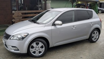 Kia Ceed I Hatchback 5d Facelifting 1.6 CRDi WGT 90KM 2010 Kia Cee'd 1.6D OPŁACONY Bezwypadkowy Klimatronik, zdjęcie 2