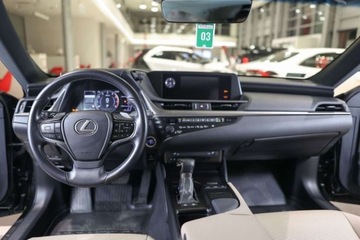 Lexus ES VII (XV70) 2019 Lexus ES 300h Elegance 2.5 Hybryda 178KM, zdjęcie 5