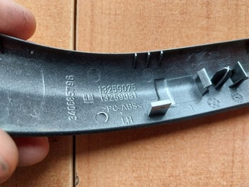 DRŽÁK DRŽÁTKO DVEŘE VNITŘNÍ CHRÓM LEVÝ ZADNÍ OPEL ASTRA J IV