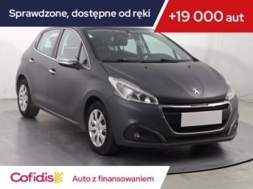 Peugeot 208 I Hatchback 5d Facelifting 1.2 PureTech 82KM 2015 Peugeot 208 1.2 PureTech, Salon Polska