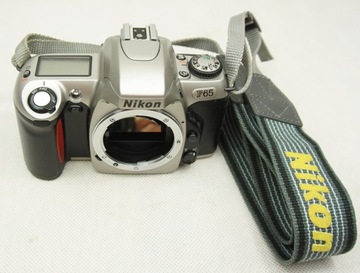 NIKON F65 z paskiem