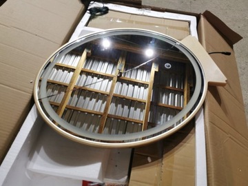 Белый туалетный столик на золотых ножках + табурет-секретарь.