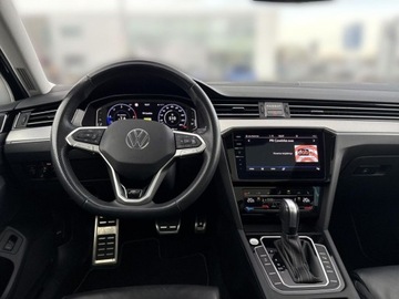 Volkswagen Passat B8 Variant Facelifting 2.0 TDI SCR 200KM 2022 Volkswagen Passat TDI 200KM R-Line DSG Harman Kardon LED Matrix Panora, zdjęcie 11