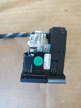 Mercedes Benz A2138204703 USB-разъем для зарядки