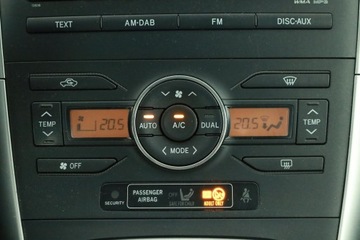 Toyota Auris I Hatchback 1.6 Valvematic 132KM 2010 Toyota Auris 1.6 Valvematic, Salon Polska, zdjęcie 9