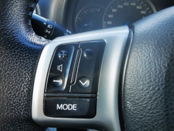 Toyota Yaris III Hatchback 5d Hybrid 100 74KM 2013 TOYOTA YARIS Hybrid 100 74KM,Automat, Kamera cofania, Nawigacja, zdjęcie 15