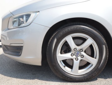 Volvo V60 I Kombi Facelifting 1.6 T3 150KM 2014 Volvo V60 T3 1.6, Salon Polska, Serwis ASO, Navi, zdjęcie 14