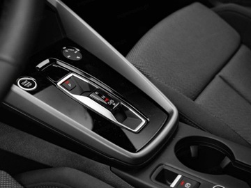 Audi A3 8Y 2025 AUDI A3 45 TFSIe S Line Sportback Hatchback 1.5 (272KM) 2025, zdjęcie 11