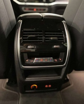 BMW X7 SUV M Facelifting 4.4 M60i 530KM 2025 BMW X7 M60i - Samochod dostepny od reki 4.4 Benzyna 530KM, zdjęcie 14