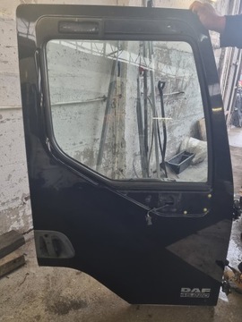 DRZWI PRAWE KOMPLETNE DAF 45 55 LF EURO 5