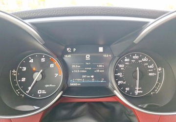 Alfa Romeo Giulia II Sedan Facelifting 2.0 Turbo 280KM 2021 Alfa Romeo Giulia 2.0 280KM 4x4 Q4 Czerwona Skora Kamera Szyberdach ElekrP, zdjęcie 20