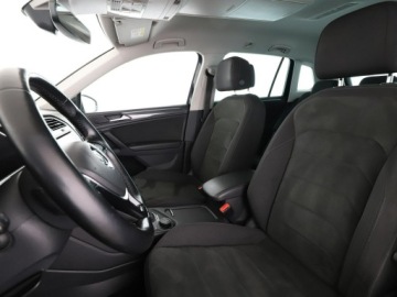 Volkswagen Tiguan II SUV 2.0 TDI 150KM 2018 Volkswagen Tiguan 2.0 TDI Automat 4Motion Highline, zdjęcie 12