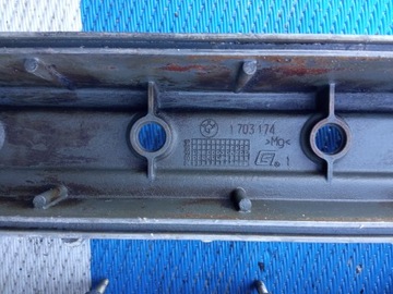 BMW E39 E38 X5 V8 KRYT VENTILU PRAVÁ 1703174