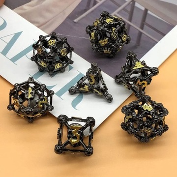 CZARNE KATAKUMBY ZESTAW 7 METALOWYCH KOŚCI RPG