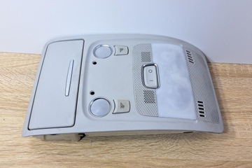 AUDI A5 A4 B8 LAMPKA OŚWIETLENIE KABINY 8K0951177
