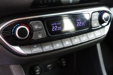 Hyundai i30 III Wagon Facelifting 1.5 T-GDI 48V 160KM 2020 Hyundai i30 Automat, Tempomat, Klimatyzacja 2stref. CarPlayAA, czujniki pa, zdjęcie 10