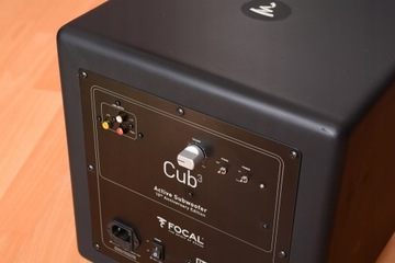 FOCAL CUB 3 BLACK — АКТИВНЫЙ САБВУФЕР, УНИКАЛЬНЫЙ ДИЗАЙН И ВЗРЫВ НАСОВ