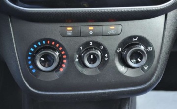 Fiat Punto Punto 2012 Hatchback 3d 1.2 69KM 2016 Fiat Punto Klimatyzacja Elektryczne Szyby 1.2 Benzyna 69KM, zdjęcie 27