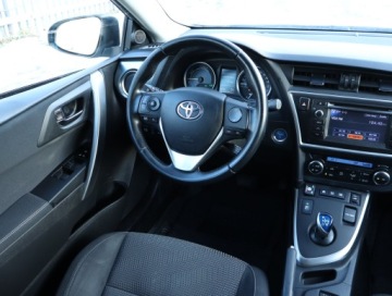 Toyota Auris II Hatchback 5d 1.8 HSD 136KM 2014 Toyota Auris Hybrid, Salon Polska, GAZ, Automat, zdjęcie 6