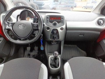 Toyota Aygo II Hatchback 5d 1.0 VVT-i 69KM 2018 Toyota Aygo 1.0 VVT-i X-play II (2014-) 1.0 VVT-i, zdjęcie 13