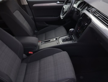 Volkswagen Passat B8 Variant Facelifting 1.5 TSI EVO 150KM 2021 VW Passat 1.5 TSI, Salon Polska, 1. Właściciel, zdjęcie 8