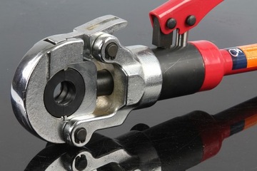 ГИДРАВЛИЧЕСКИЙ ПРЕСС для обжима труб PEX U TH V 12T M55915C