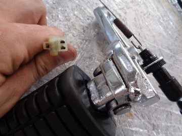 HONDA V65 VF 1100 Magna Set Podnóżek Prawy