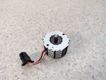 MOTOR MOTOREK STŘEŠNÍHO OKNA AUDI A8 D4 4H 4E0959591A