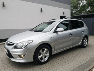 Hyundai i30 I CW Facelifting 1.6 CRDi 90KM 2010 Hyundai i30 1.6CRDI 90KM Klimatronic Kam, zdjęcie 9