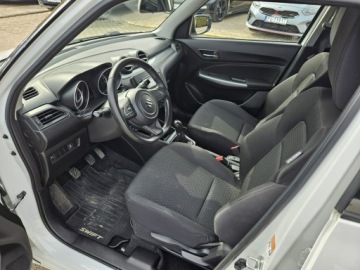 Suzuki Swift VI Hatchback 1.2 DualJet 90KM 2017 Suzuki Swift 1,2 benzyna 90KM, zdjęcie 6