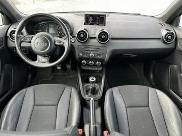 Audi A1 I Hatchback 3d 1.6 TDI 105KM 2011 Audi A1 3-drzwiowe 1.6 TDI 105KM 2011r, S-Line, zdjęcie 3