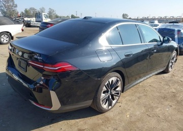 BMW Seria 5 G90-91 2024 BMW Seria 5 2024r., 530i, 2L, od ubezpieczalni 2.0 Benzyna 259KM, zdjęcie 4