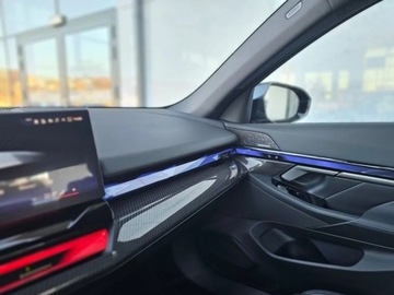 BMW Seria 5 G90-91 Sedan Plug-In 3.0 50e 489KM 2026 BMW Seria 5 550e xDrive Sport Sedan 3.0 (489KM) 2026, zdjęcie 13