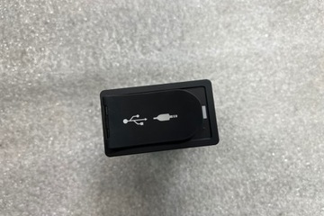 PŘÍDAVNÉ SPONA MULTIMEDIA (AUX/USB) LEXUS 8619011010 2.0L HYBRID 2019
