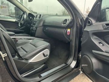 Mercedes Klasa M W164 Off-roader Facelifting 3.0 V6 (350 CDI) 231KM 2011 Mercedes-Benz ML Mercedes-Benz ML 350 CDI 4MATIC Zamiana 3.0 Diesel 231KM, zdjęcie 4