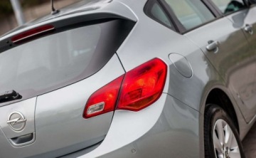 Opel Astra J GTC 1.4 Turbo ECOTEC 120KM 2015 Opel Astra Opel Astra 1.4 Benzyna 120KM, zdjęcie 19