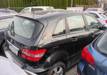 Mercedes Klasa B W245 200 CDI 140KM 2011 Mercedes-Benz Klasa B 2011r, 2.0 Diesel. Uszkodzony lewy przod. Jezdzi, zdjęcie 2