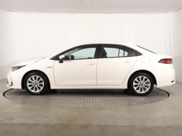 Toyota Corolla XII Sedan 1.8 Hybrid 122KM 2021 Toyota Corolla 1.8 Hybrid, Salon Polska, zdjęcie 2